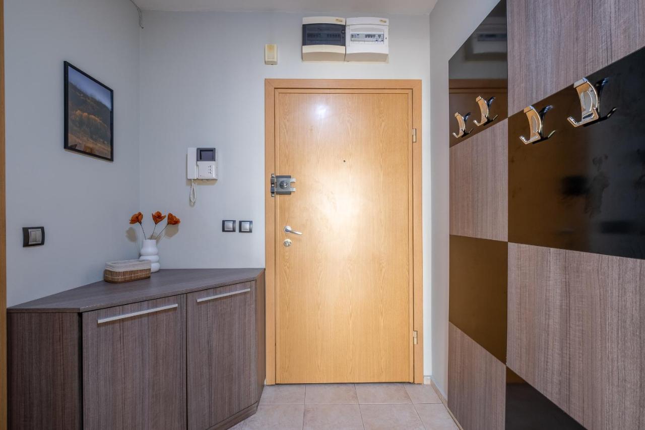 Deja Vu, Cozy & Quiet 1 Bdr Apt Fast Wi-Fi Sofia Bagian luar foto