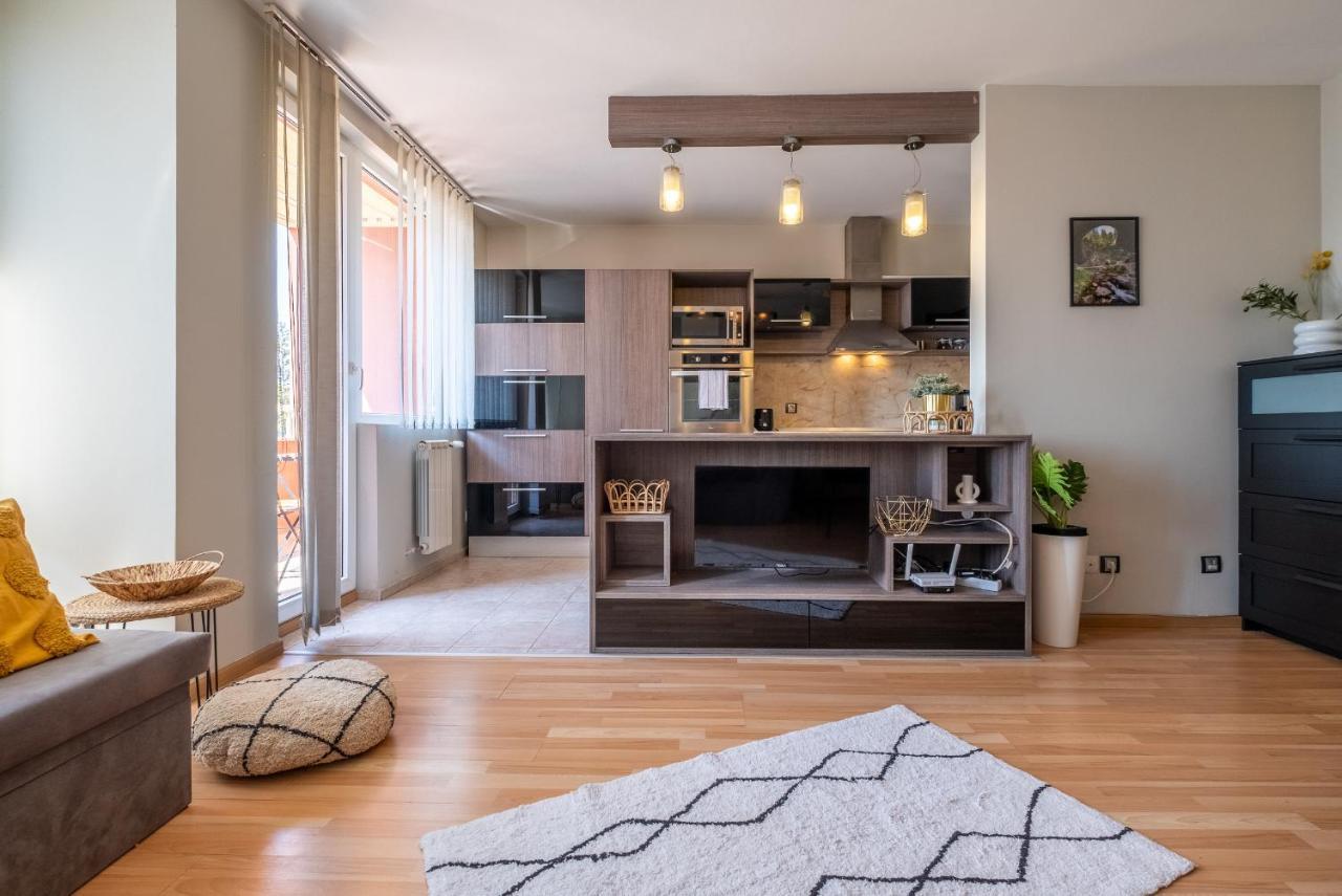 Deja Vu, Cozy & Quiet 1 Bdr Apt Fast Wi-Fi Sofia Bagian luar foto