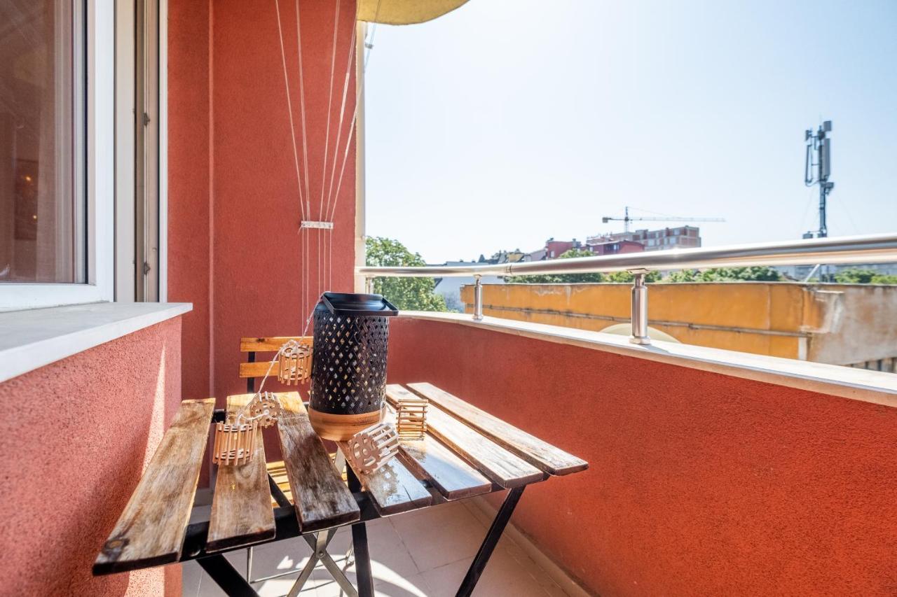 Deja Vu, Cozy & Quiet 1 Bdr Apt Fast Wi-Fi Sofia Bagian luar foto